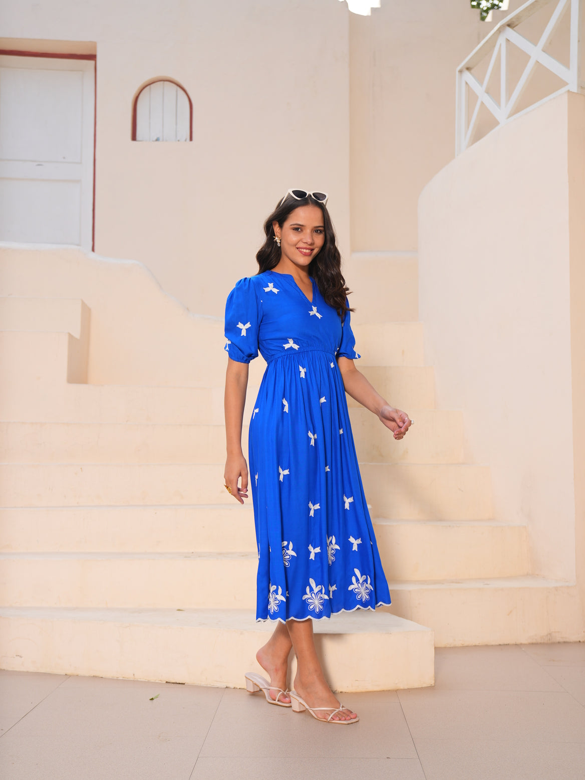 Blue Embroidery Puff Slevee Midi Dress