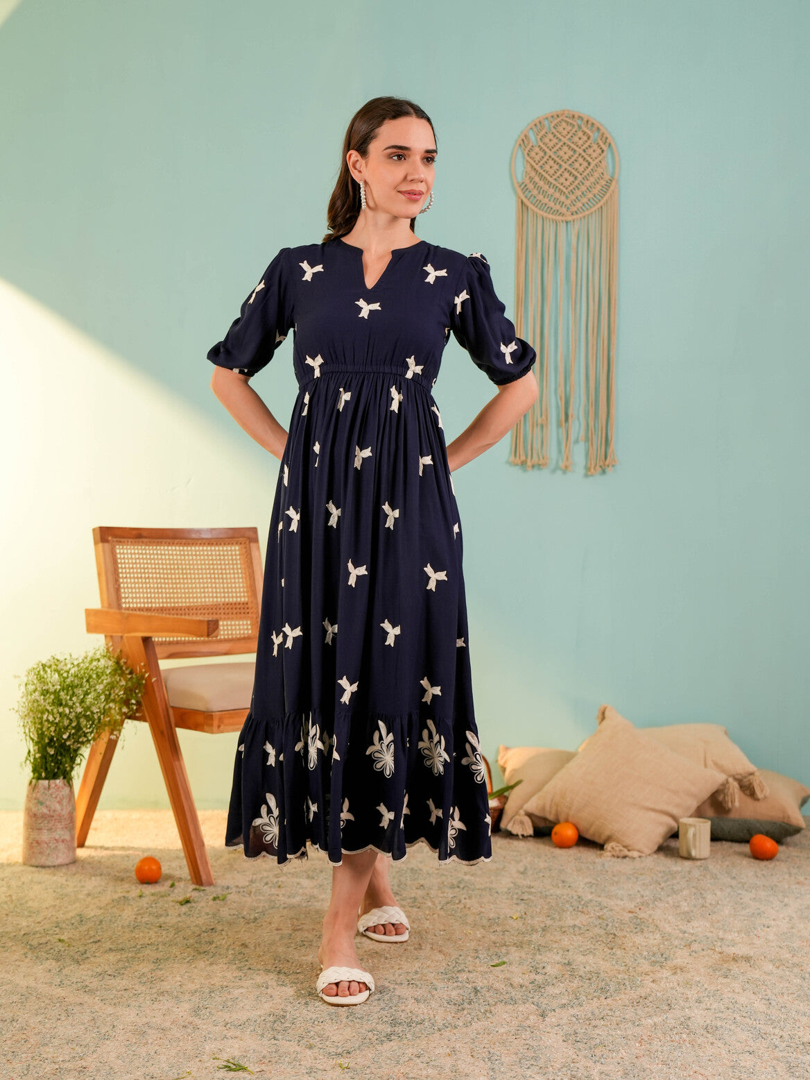 Nevy Blue Embroidery Puff Slevee Midi Dress