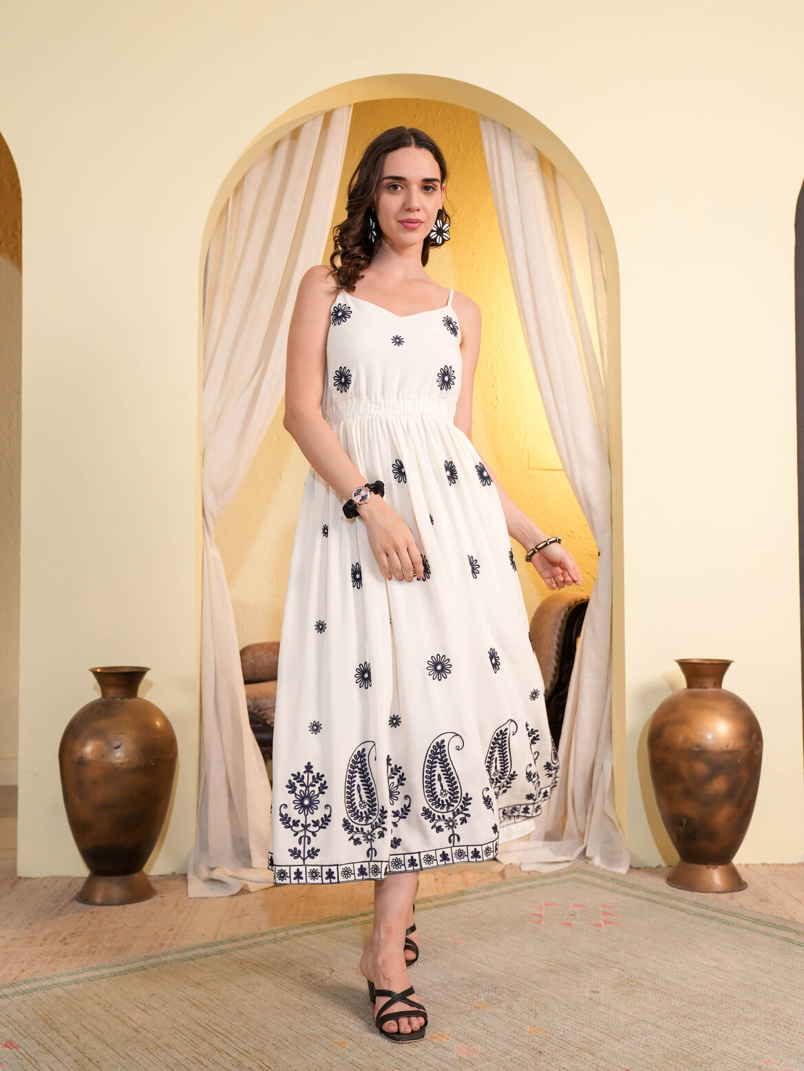 White Embroidery Sleveless Midi Dress