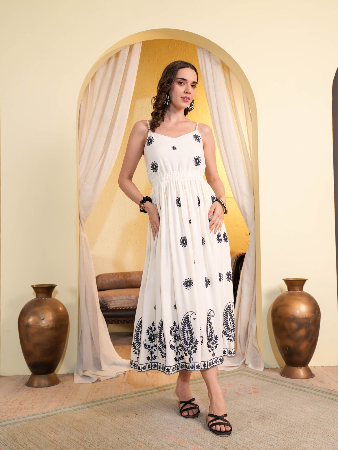 White Embroidery Sleveless Midi Dress